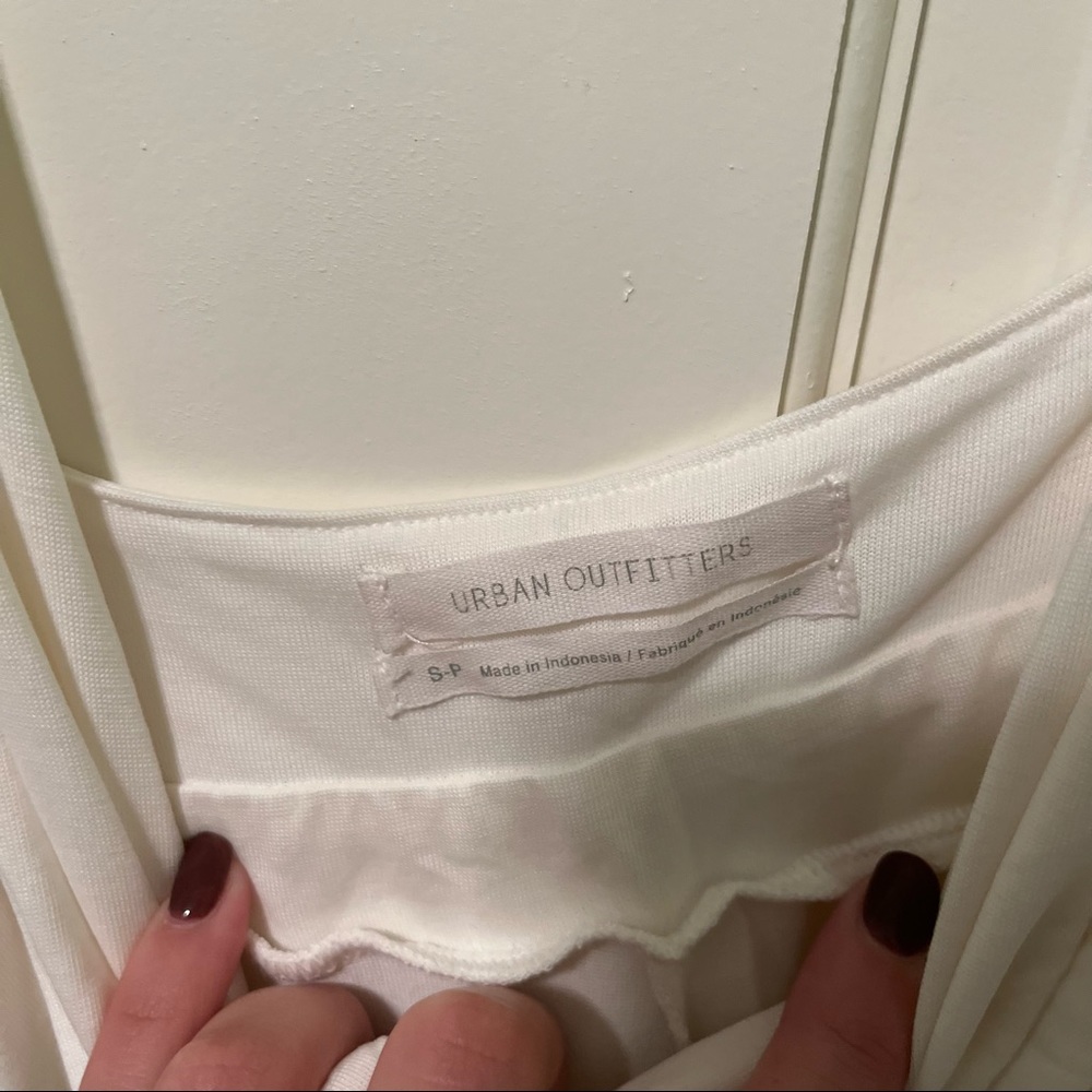 White urban outfitter romper - Picture 4 of 4